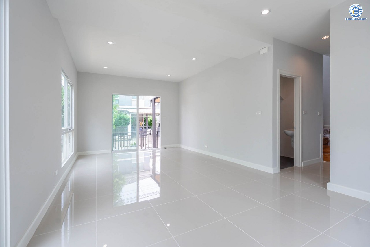 บ้านมือสองตกแต่งใหม่ แบรนด์ Property Perfect ม.เพอร์เฟคพาร์ค บางบัวทอง เนื้อที่ 36 ตร.ว. ฟังก์ชัน 3 ห้องนอน 2 ห้องน้ำ 2 ที่จอดรถ เติมเต็มทุกความต้องการ ใช้ชีวิตแบบใกล้ชิดธรรมชาติ บนทำเลเดินทางสะดวก เชื่อมต่อ ถ.กาญจนาภิเษก ใกล้ทางด่วน"ศรีรัช" และรถไฟฟ้าสายสีม่วง "สถานีคลองบางไผ่"